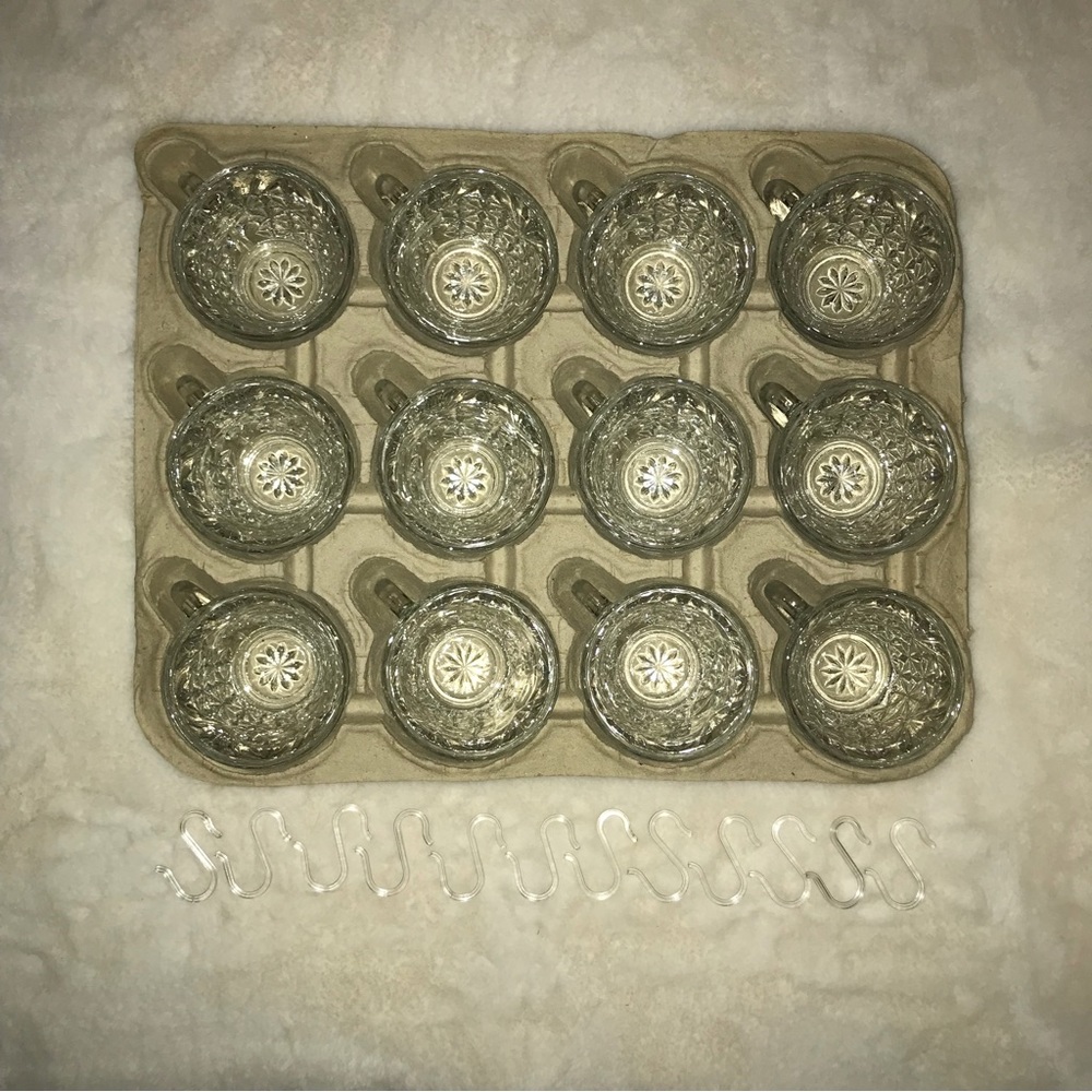 Vintage Anchor Hocking 12 Cups (Part of the Arlington Design Punch Set) - Picture 7 of 9